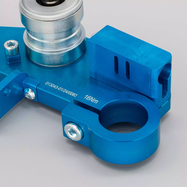 CNC Gabelbrücke mit Teilegutachten Blau